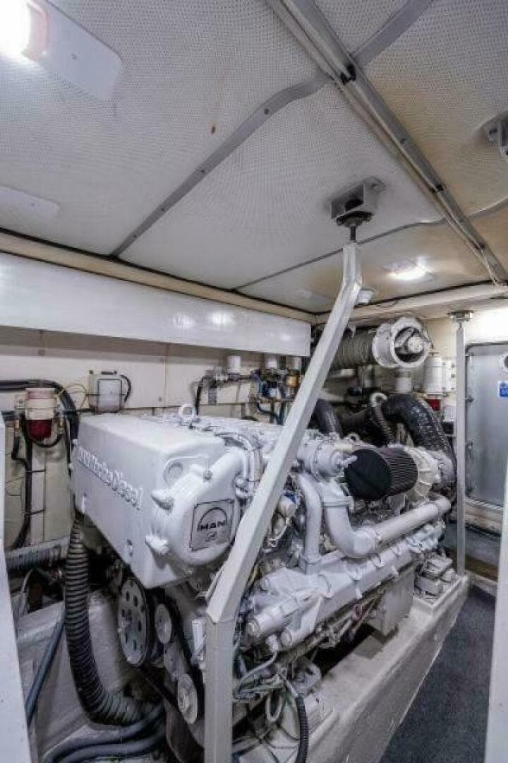 2000 Viking Sport Cruisers 