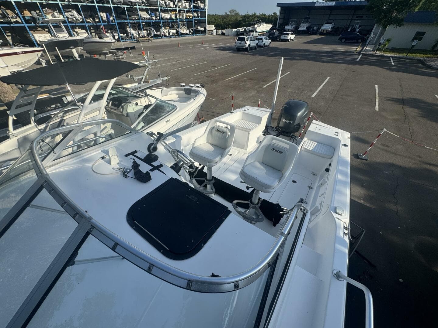 2004 Angler 220 Walkaround