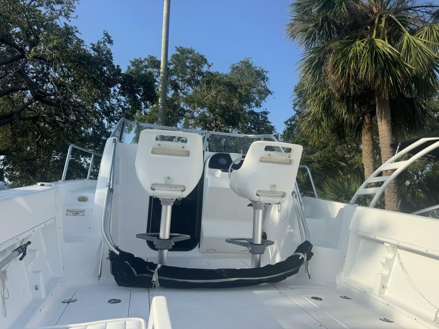 2004 Angler 220 Walkaround