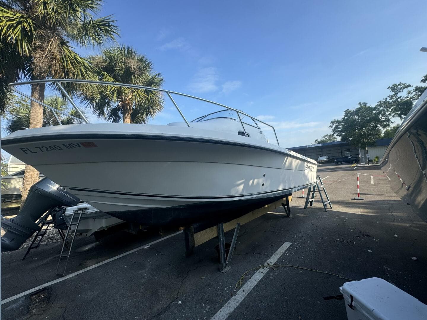 2004 Angler 220 Walkaround