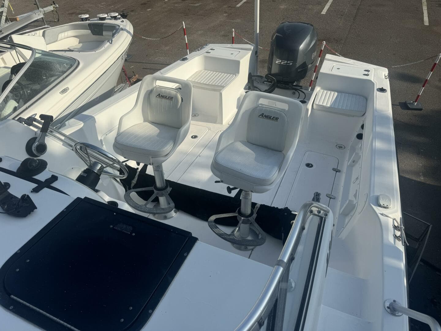 2004 Angler 220 Walkaround