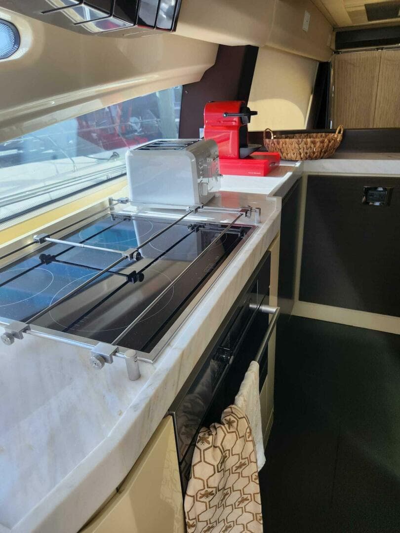 2014 Azimut Flybridge