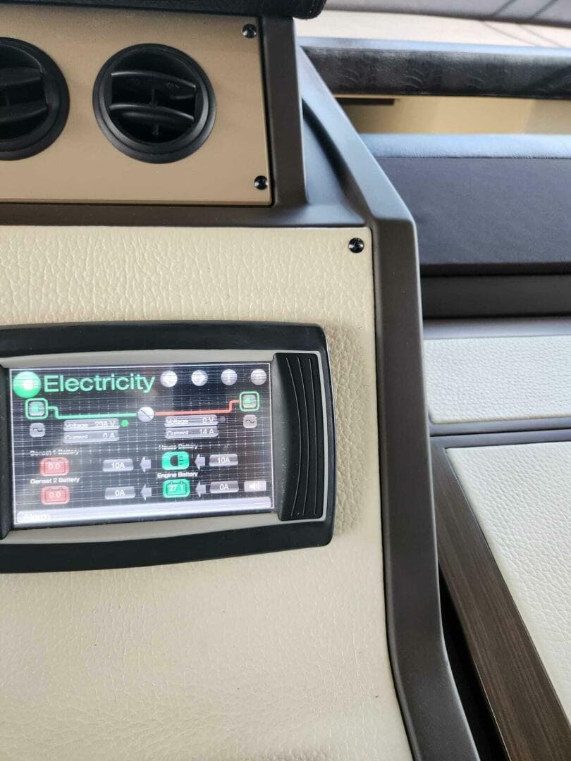 2014 Azimut Flybridge