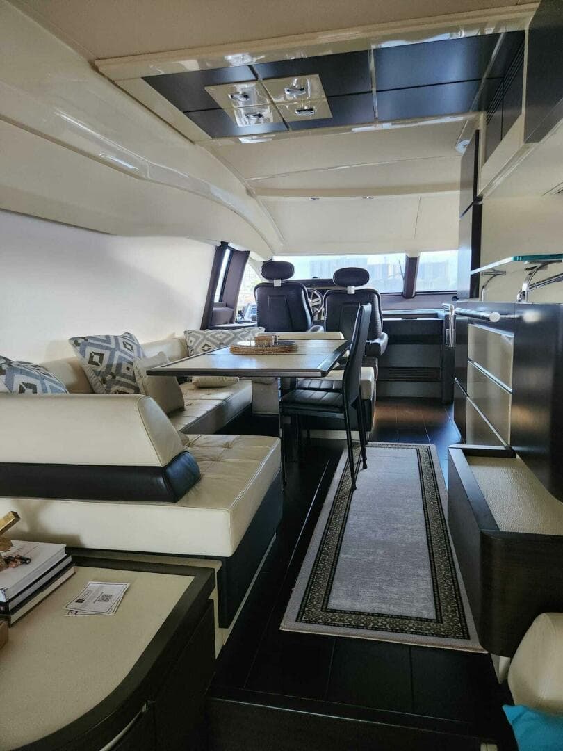 2014 Azimut Flybridge