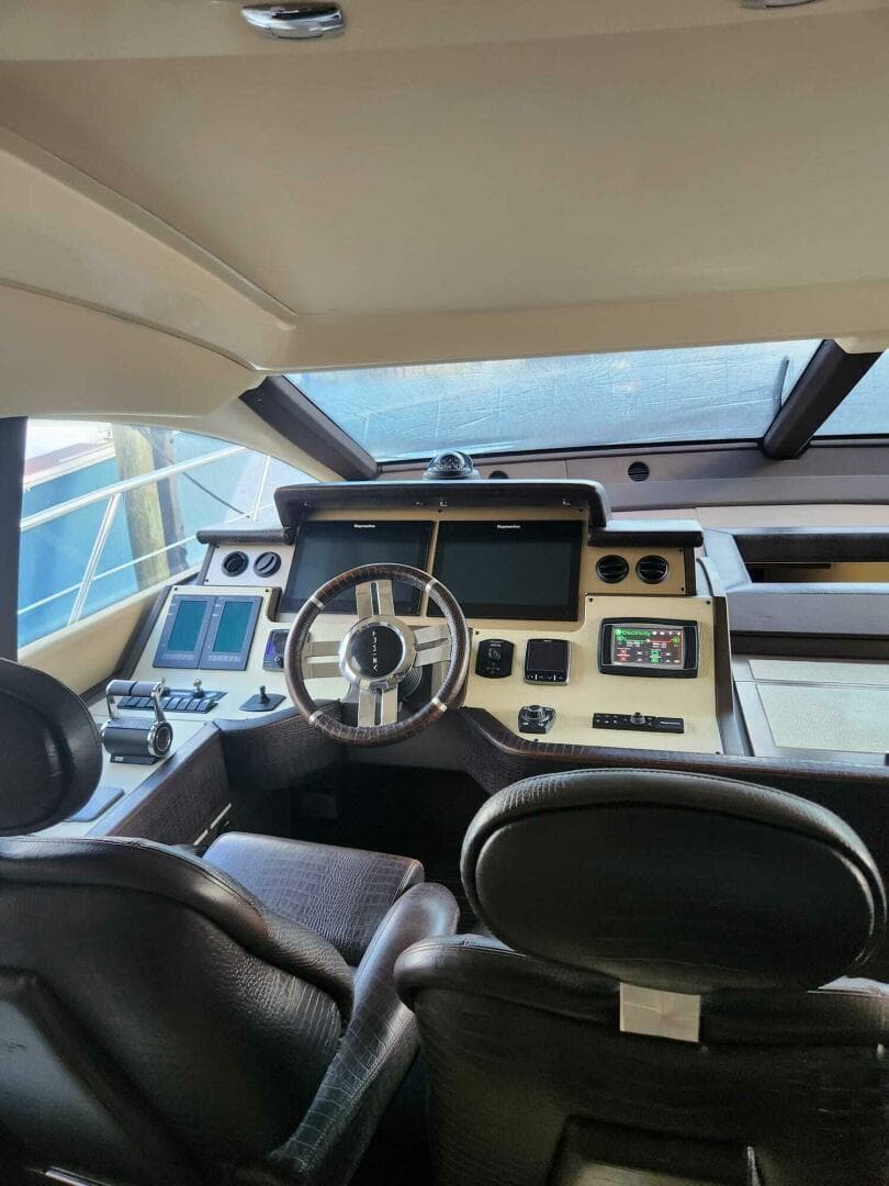 2014 Azimut Flybridge