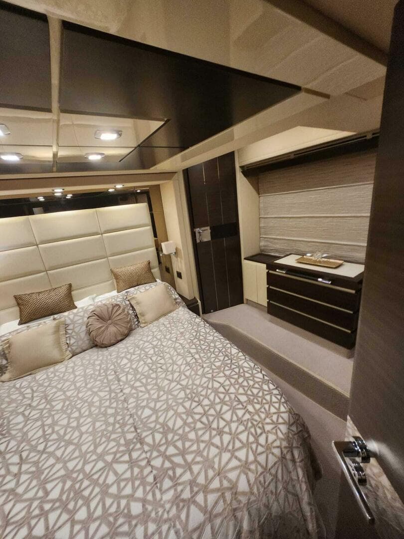 2014 Azimut Flybridge