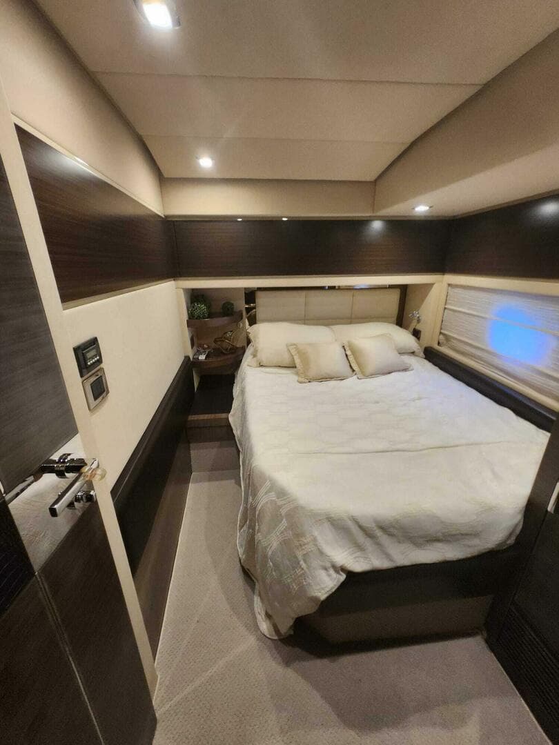 2014 Azimut Flybridge