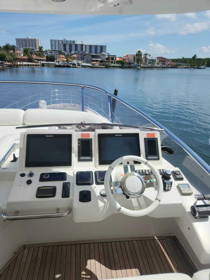 2014 Azimut Flybridge
