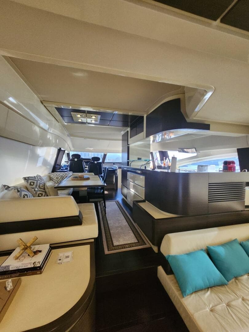2014 Azimut Flybridge