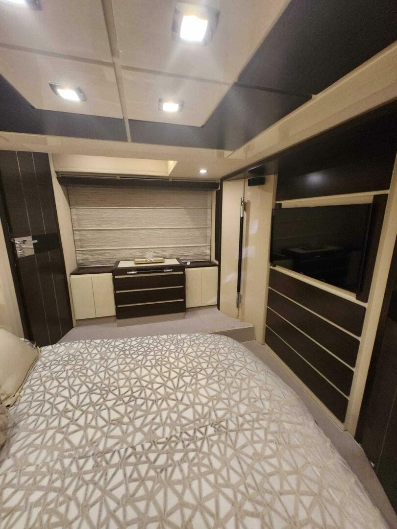 2014 Azimut Flybridge