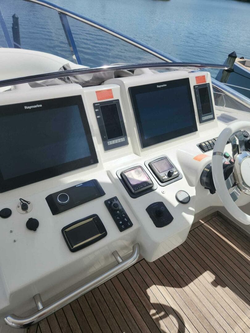 2014 Azimut Flybridge