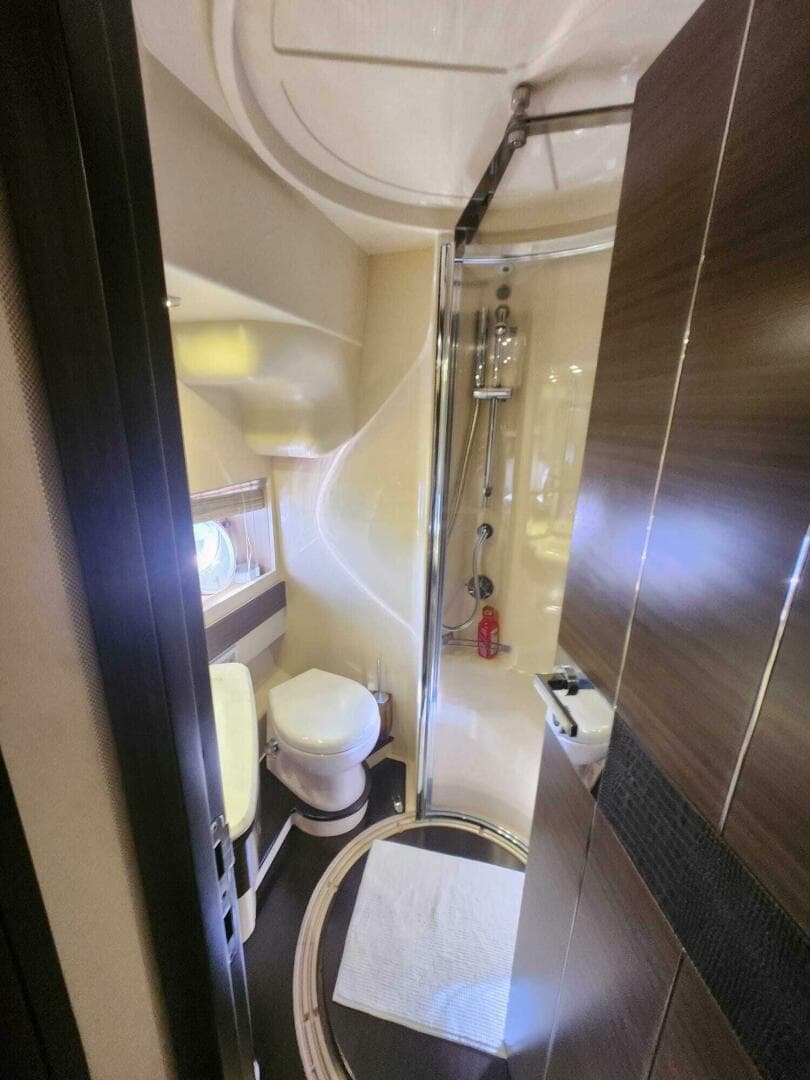 2014 Azimut Flybridge