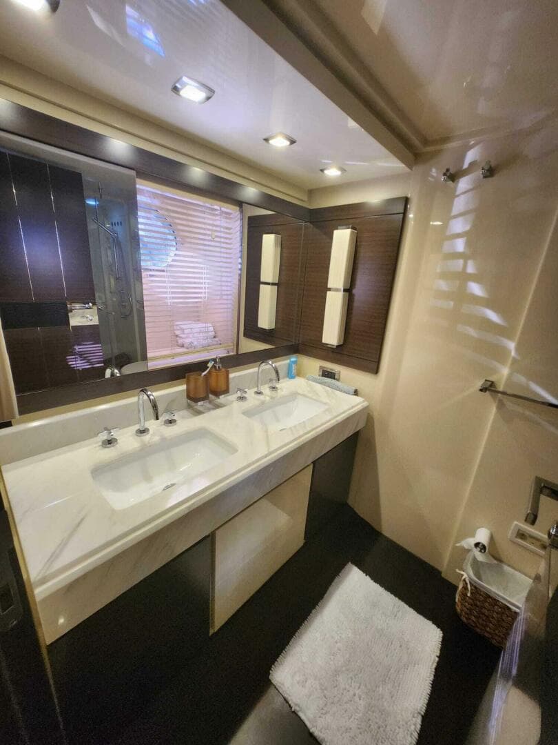 2014 Azimut Flybridge