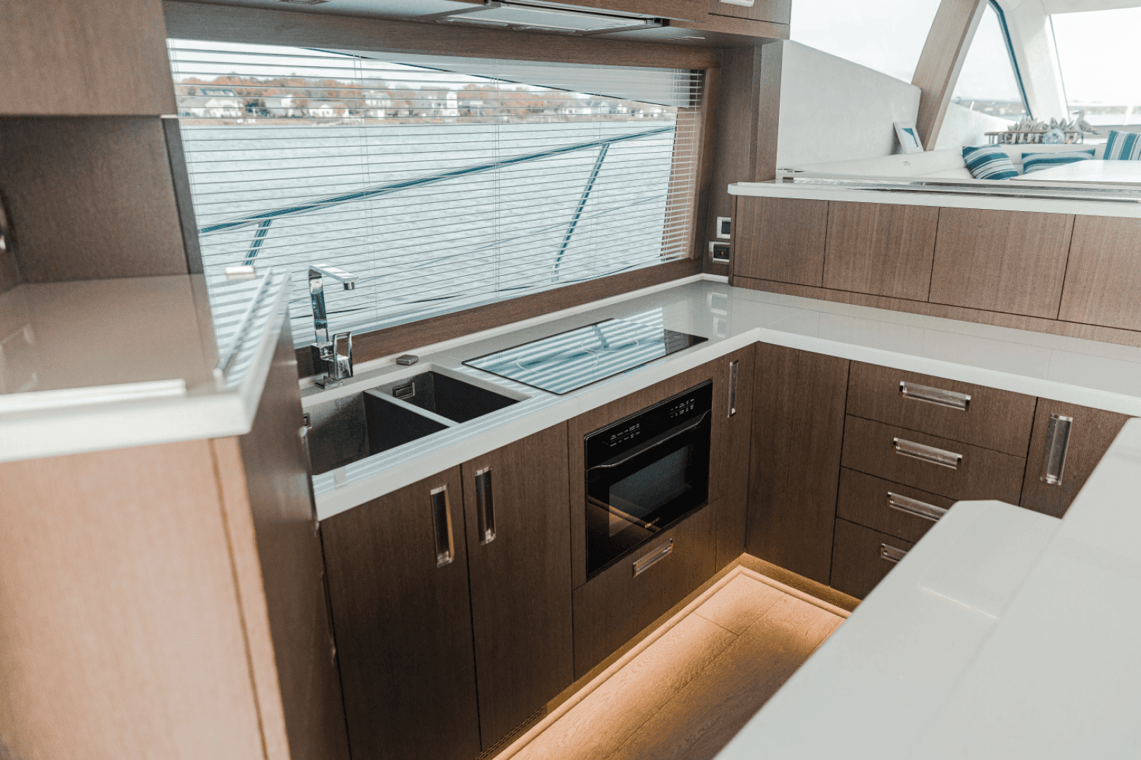 2021 Galeon 550 FLY