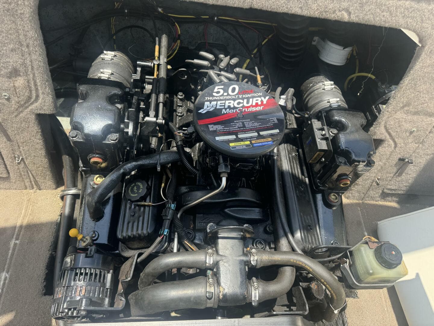 2003 Bayliner 212 Capri Cuddy Cabin