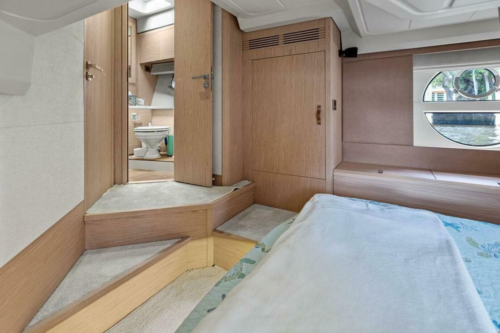 2016 Beneteau Monte Carlo 4