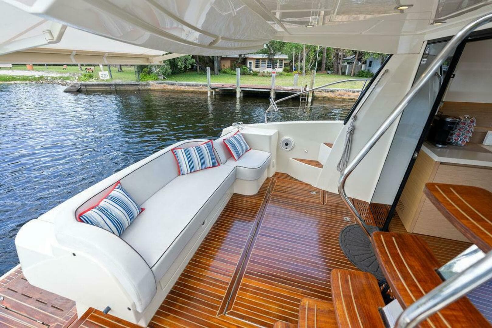 2016 Beneteau Monte Carlo 4