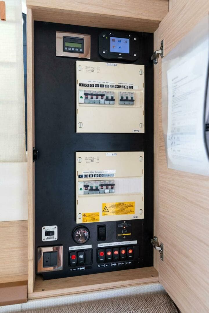 2016 Beneteau Monte Carlo 4