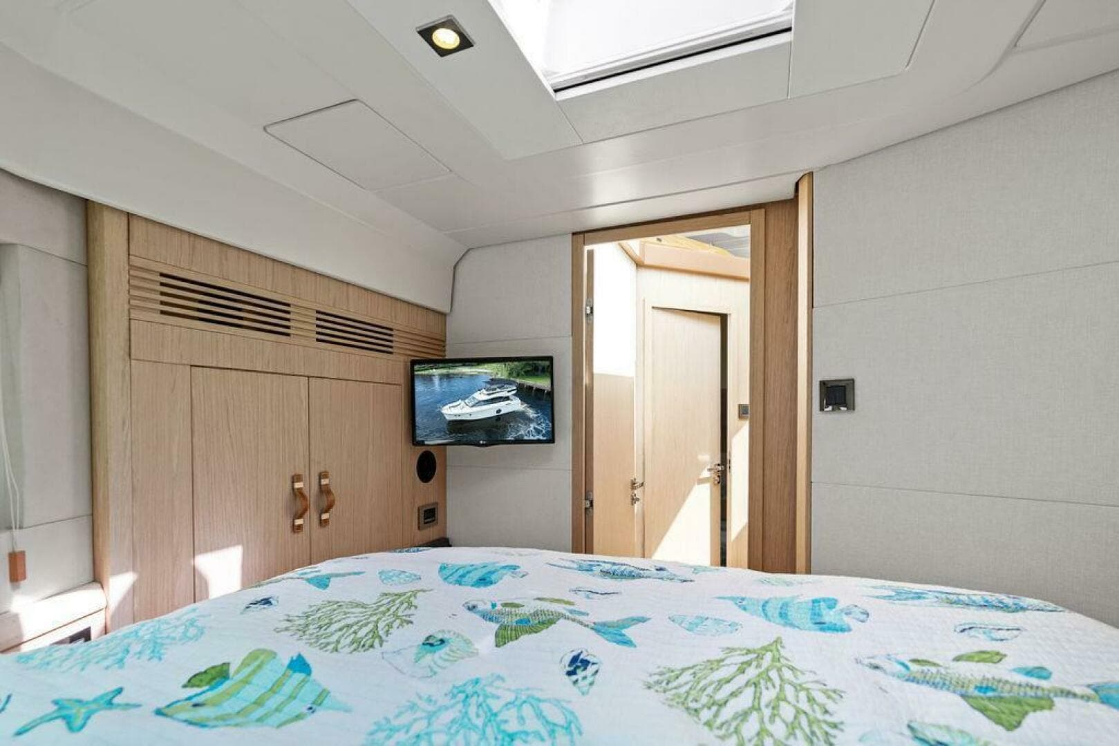 2016 Beneteau Monte Carlo 4