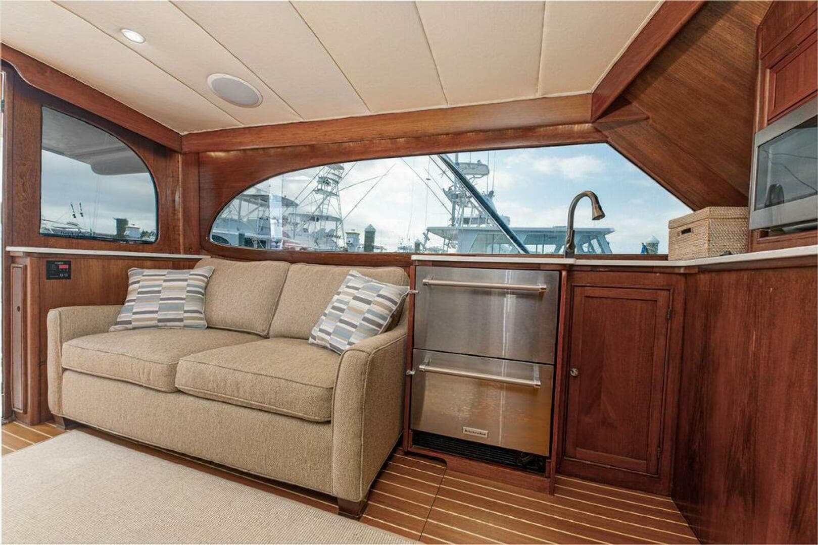 1984 Custom Carolina Scarborough