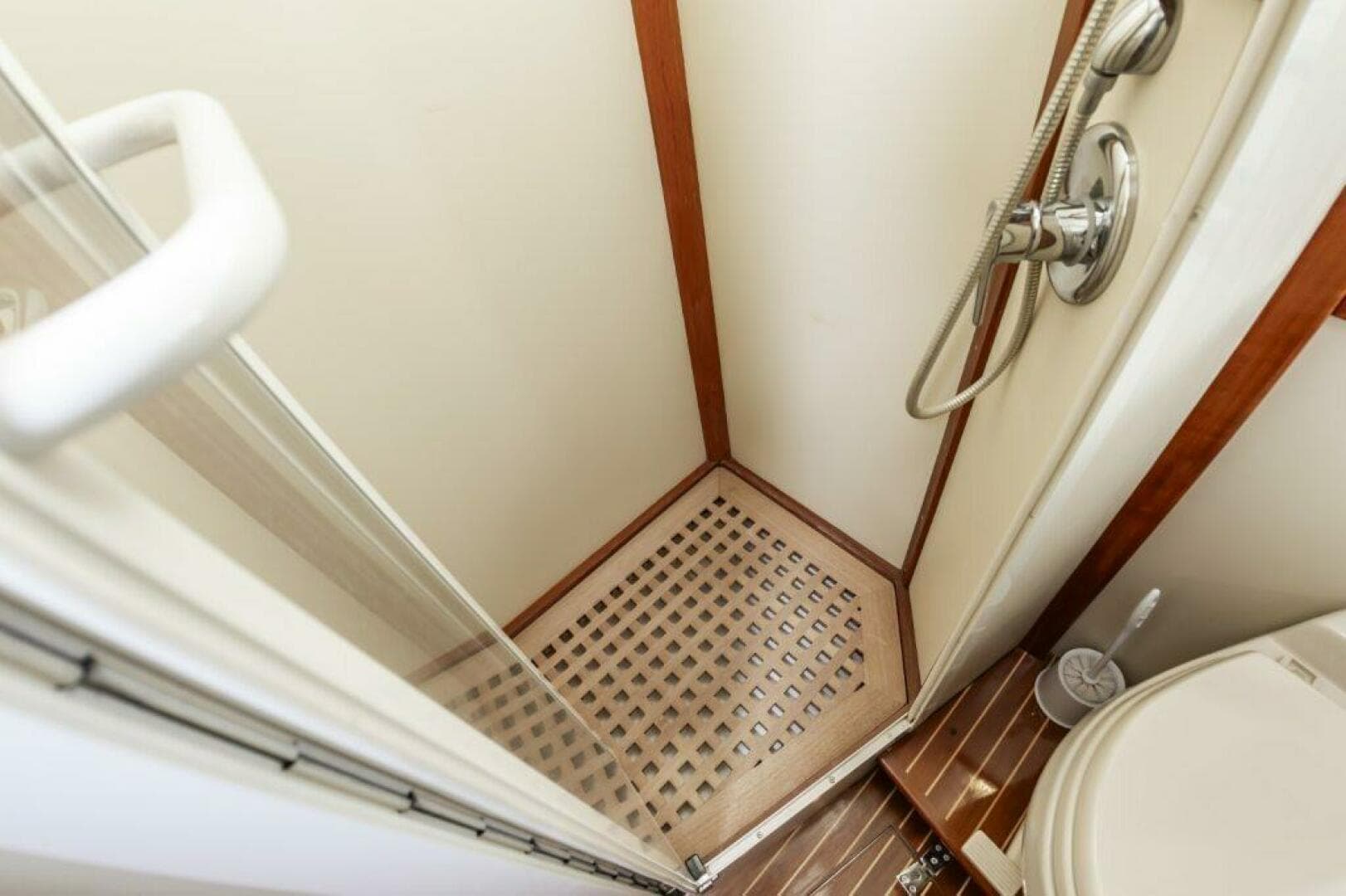 B796602e 6e43 4386 94e7 5df2dcfd3cb3