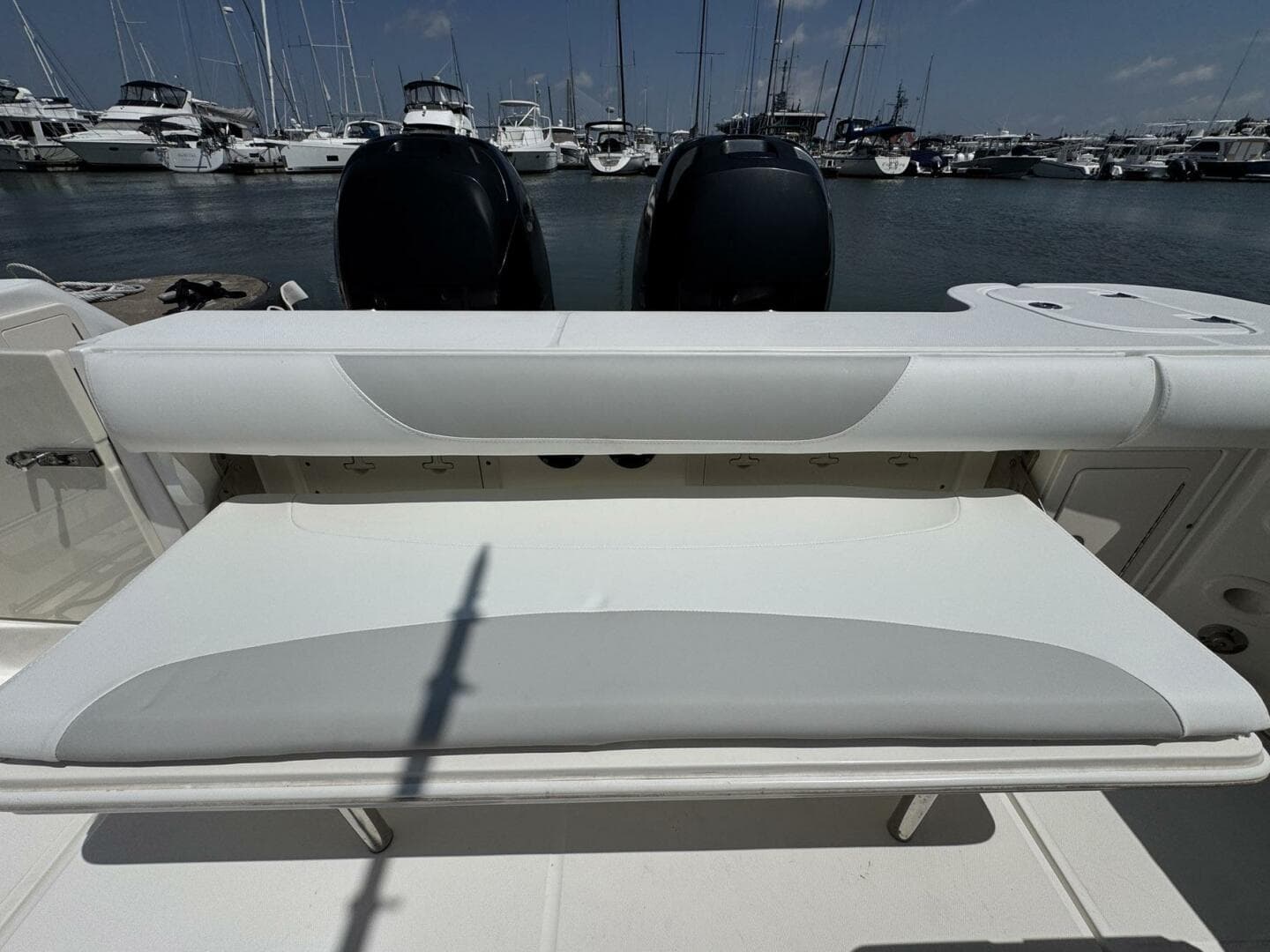 2011 Boston Whaler 305 Conquest