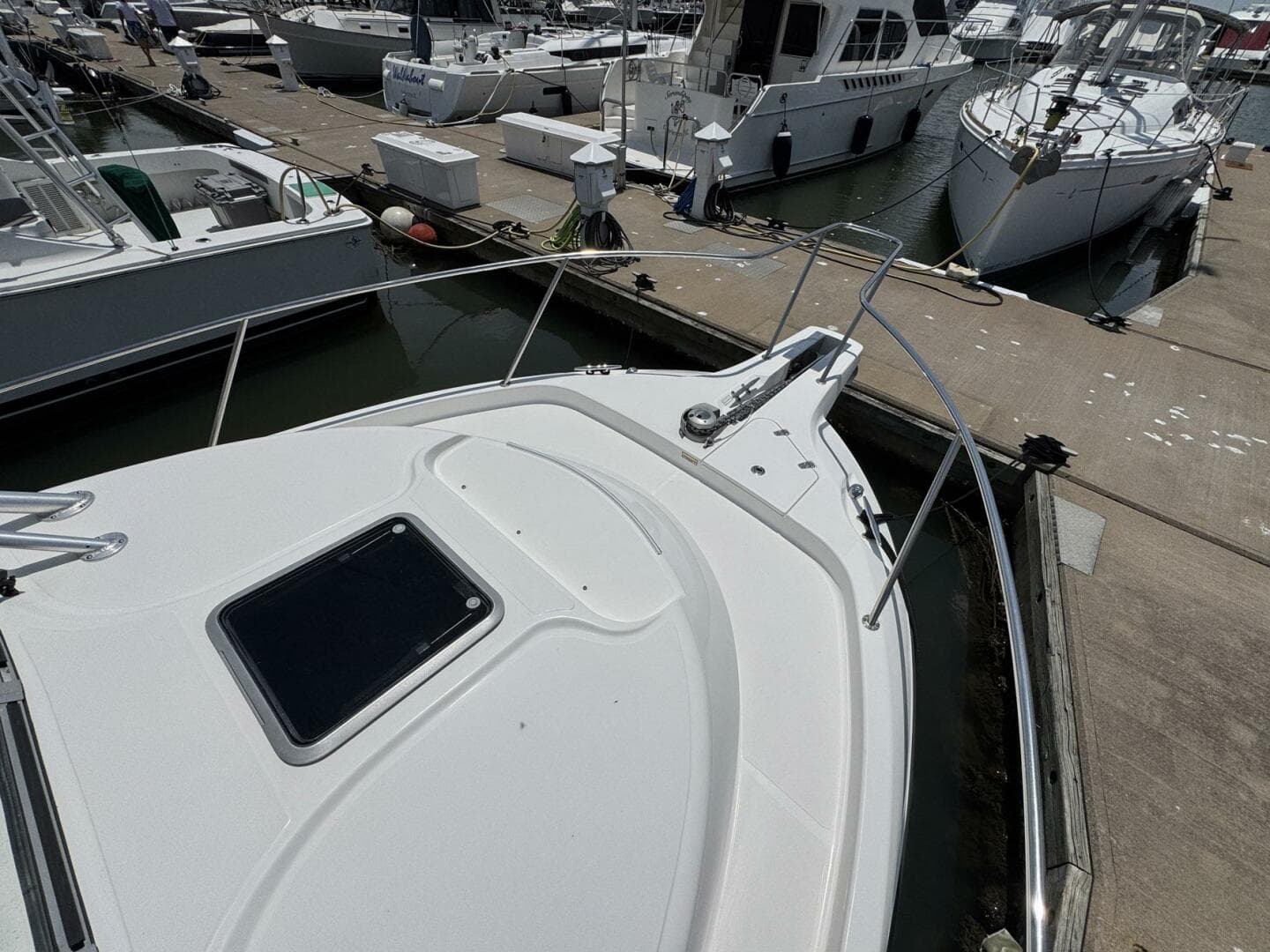 2011 Boston Whaler 305 Conquest