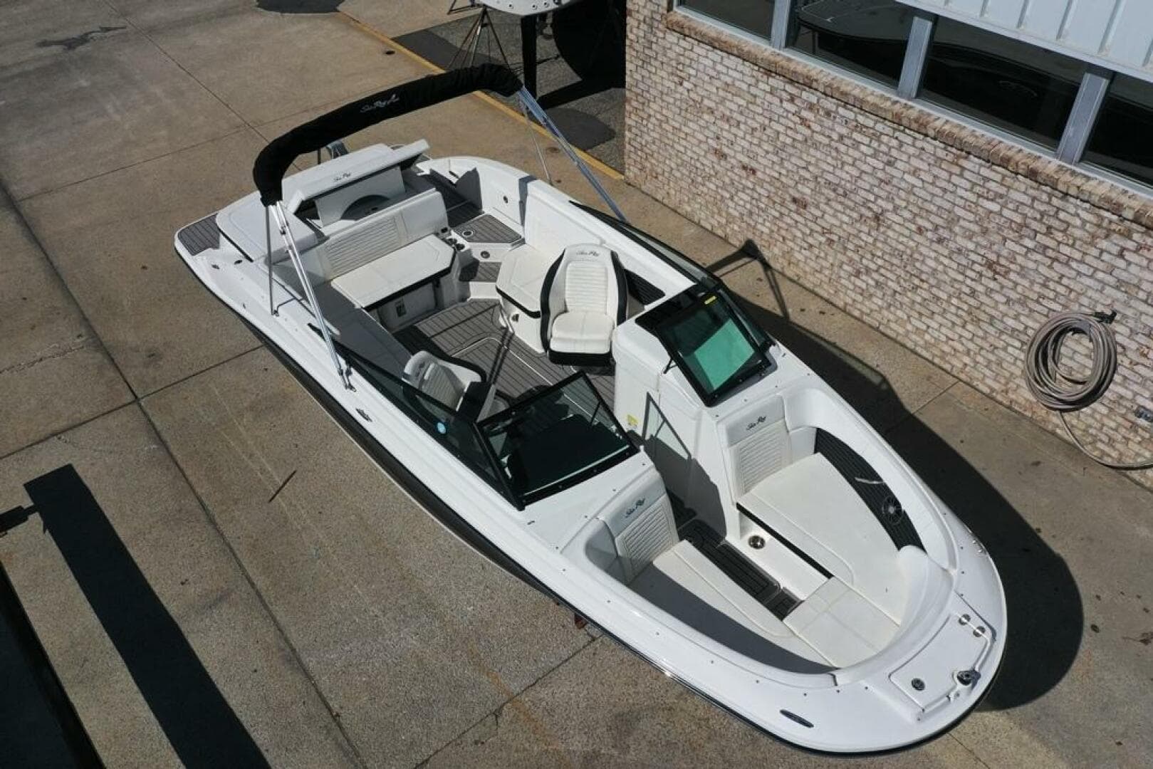 2022 Sea Ray 230 SPX