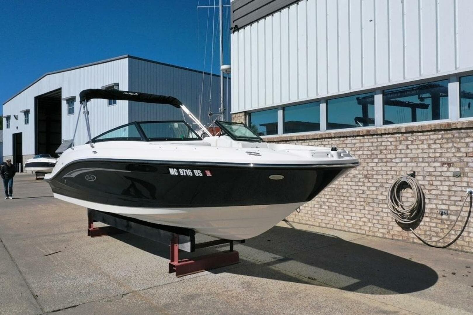 2022 Sea Ray 230 SPX