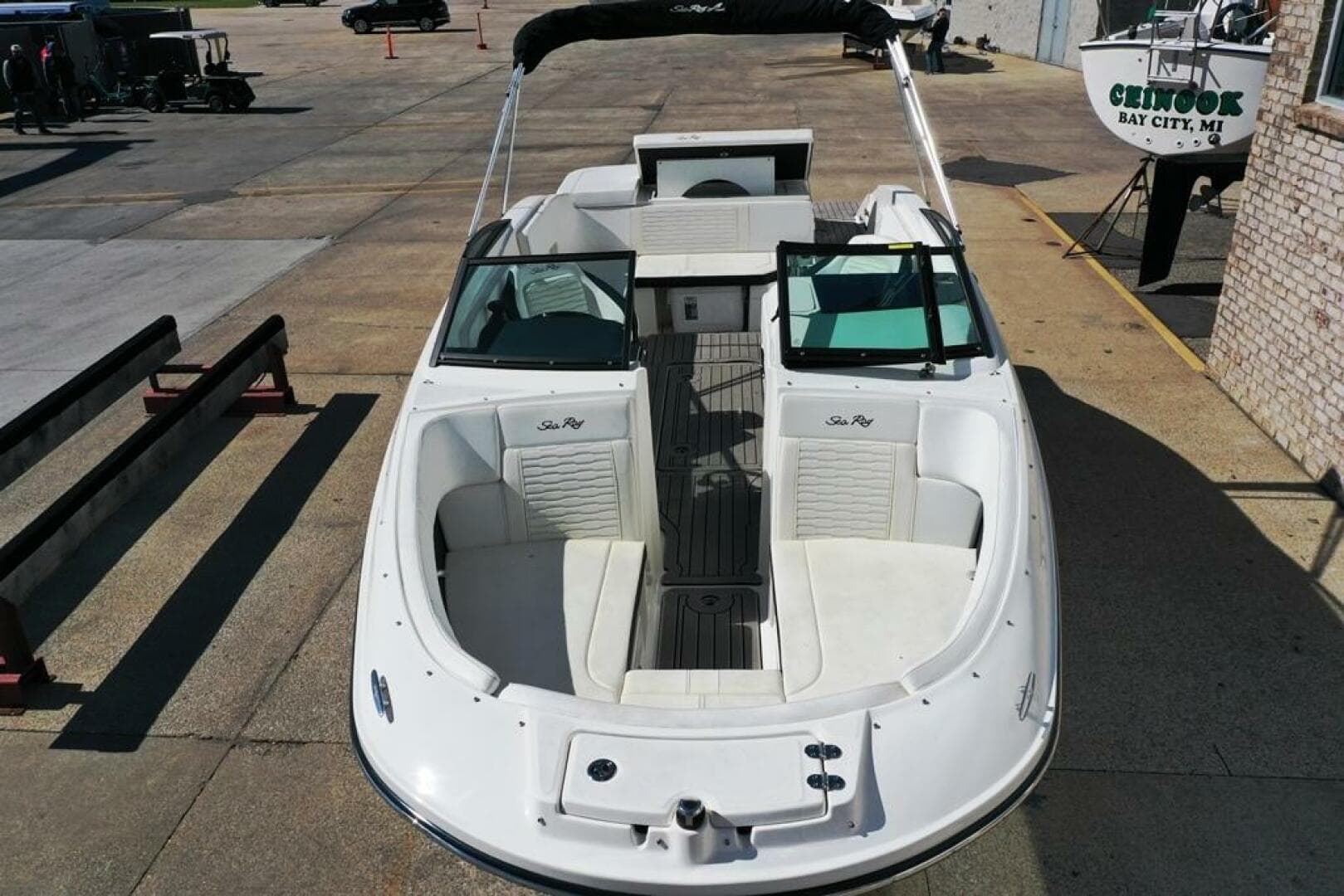 2022 Sea Ray 230 SPX