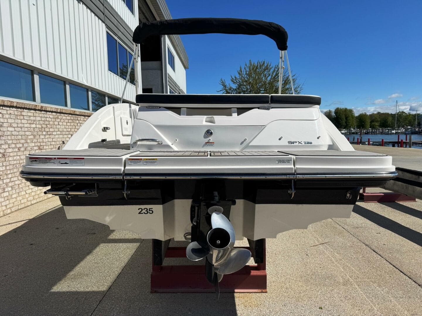 2022 Sea Ray 230 SPX