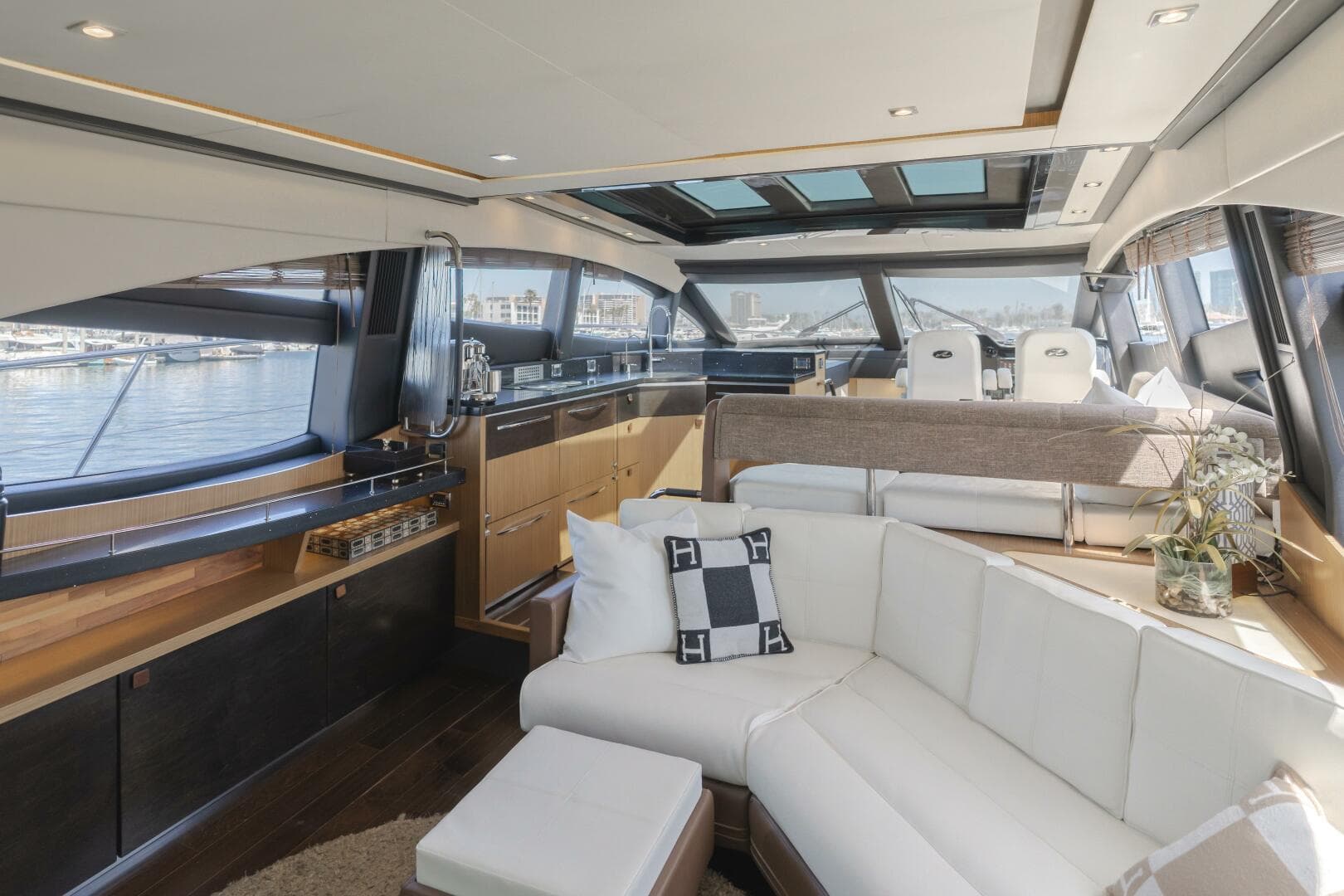 2016 Sea Ray L590