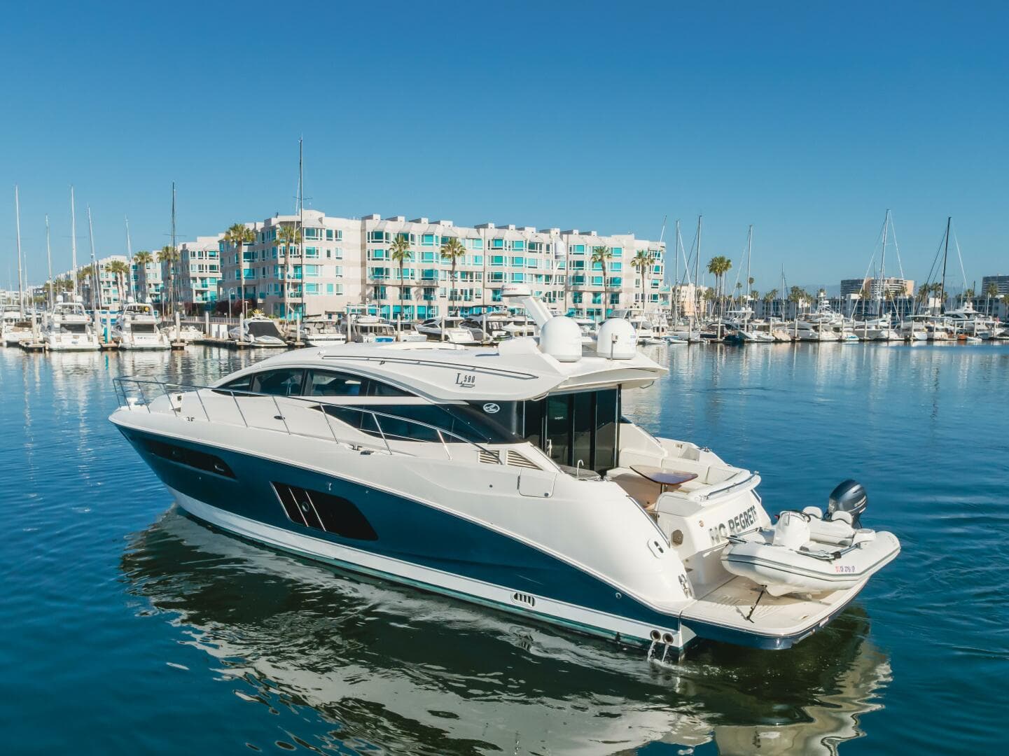 2016 Sea Ray L590
