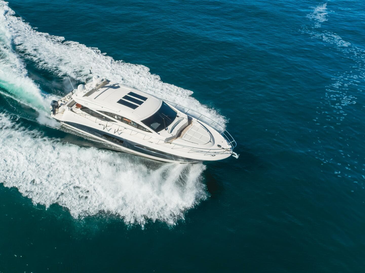 2016 Sea Ray L590