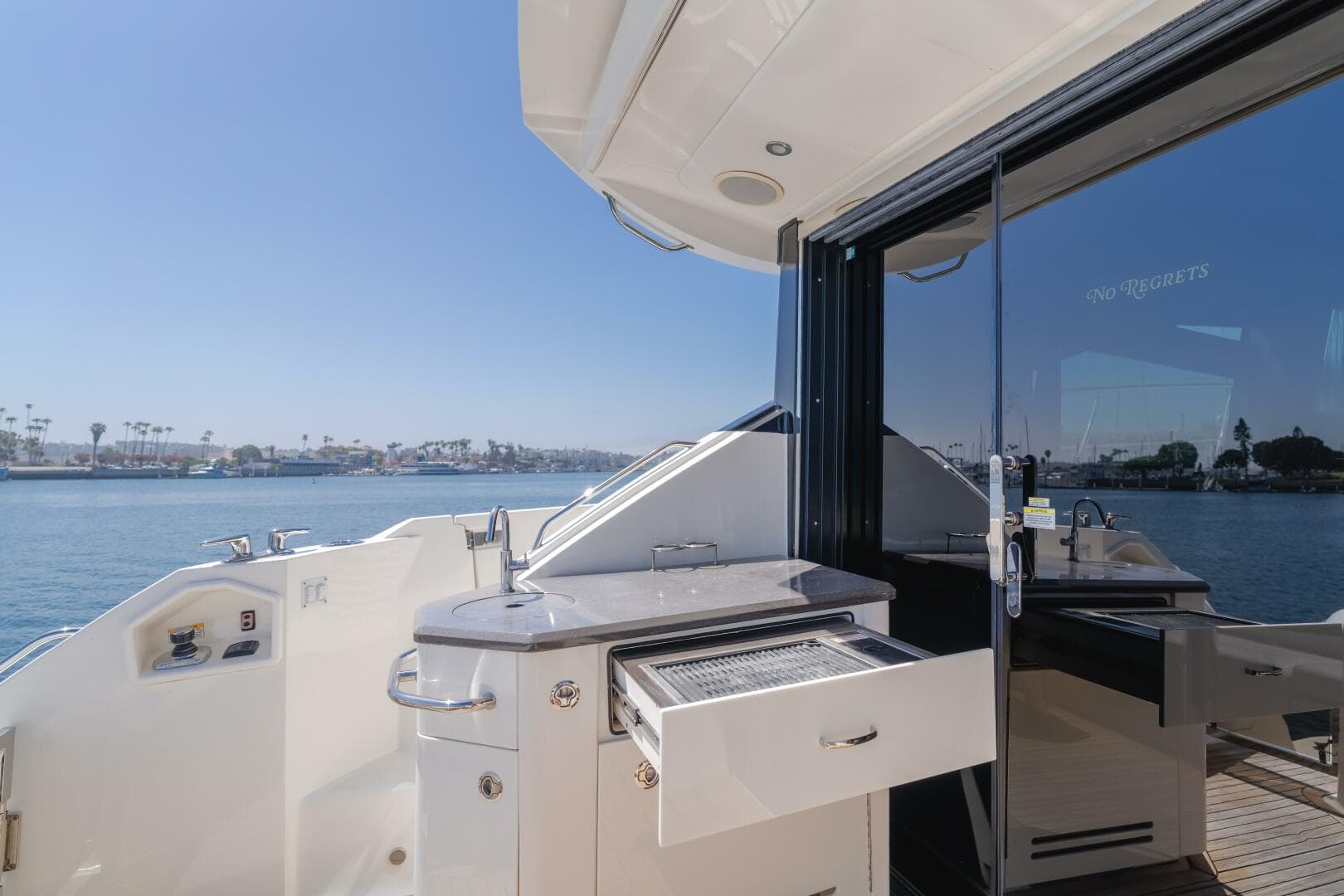 2016 Sea Ray L590