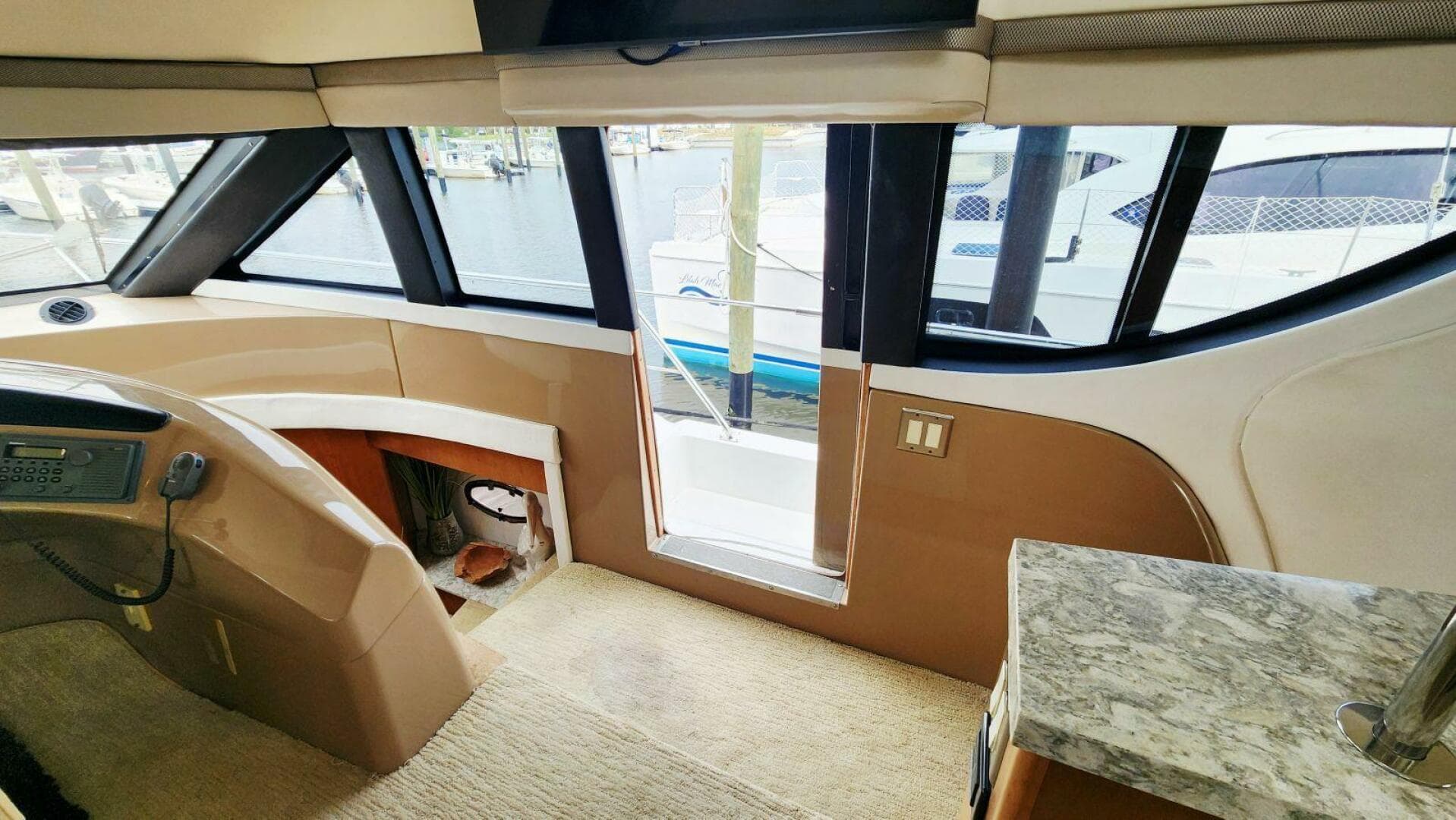 1999 Carver 530 Voyager Pilothouse
