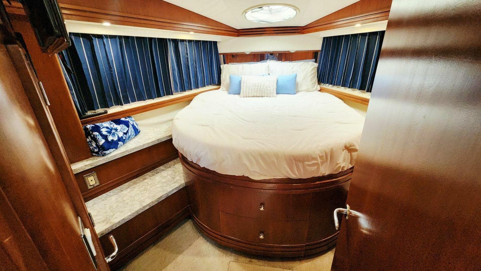 1999 Carver 530 Voyager Pilothouse