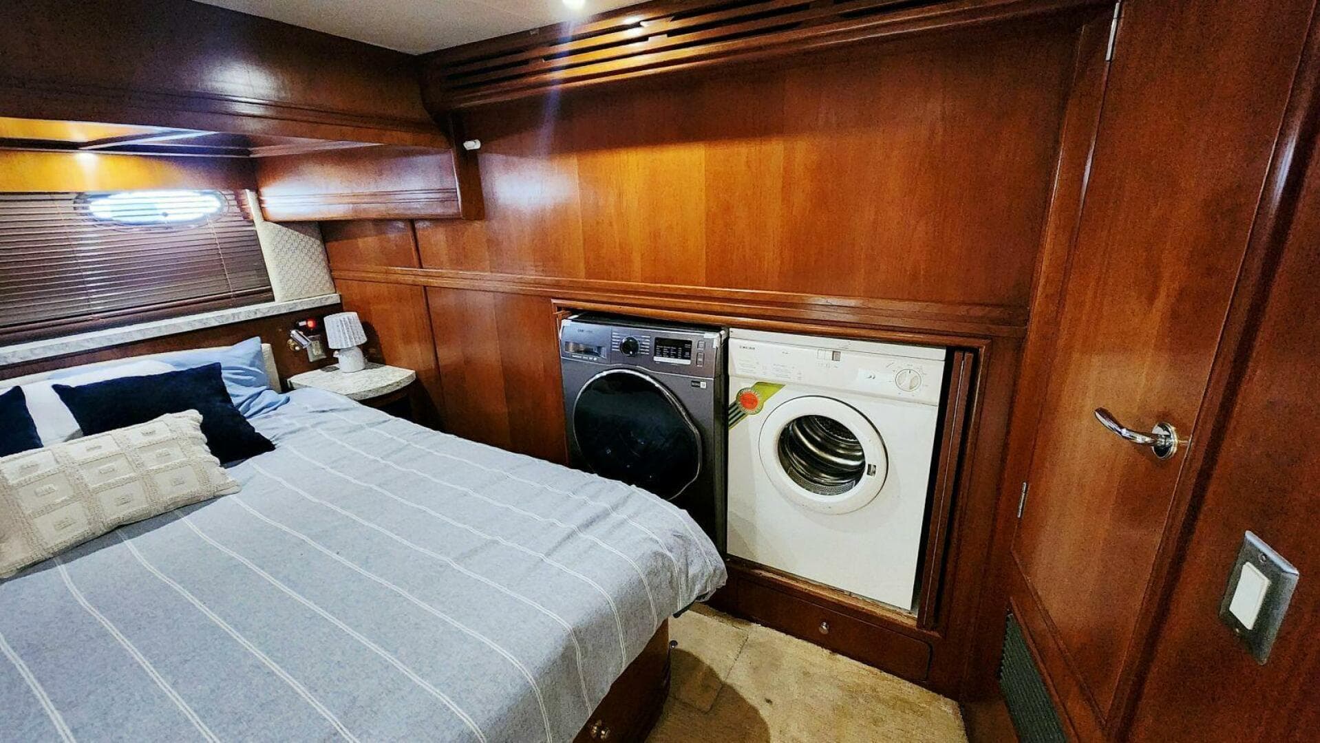 1999 Carver 530 Voyager Pilothouse