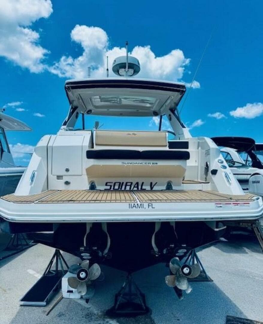 2021 Sea Ray 320 Sundancer