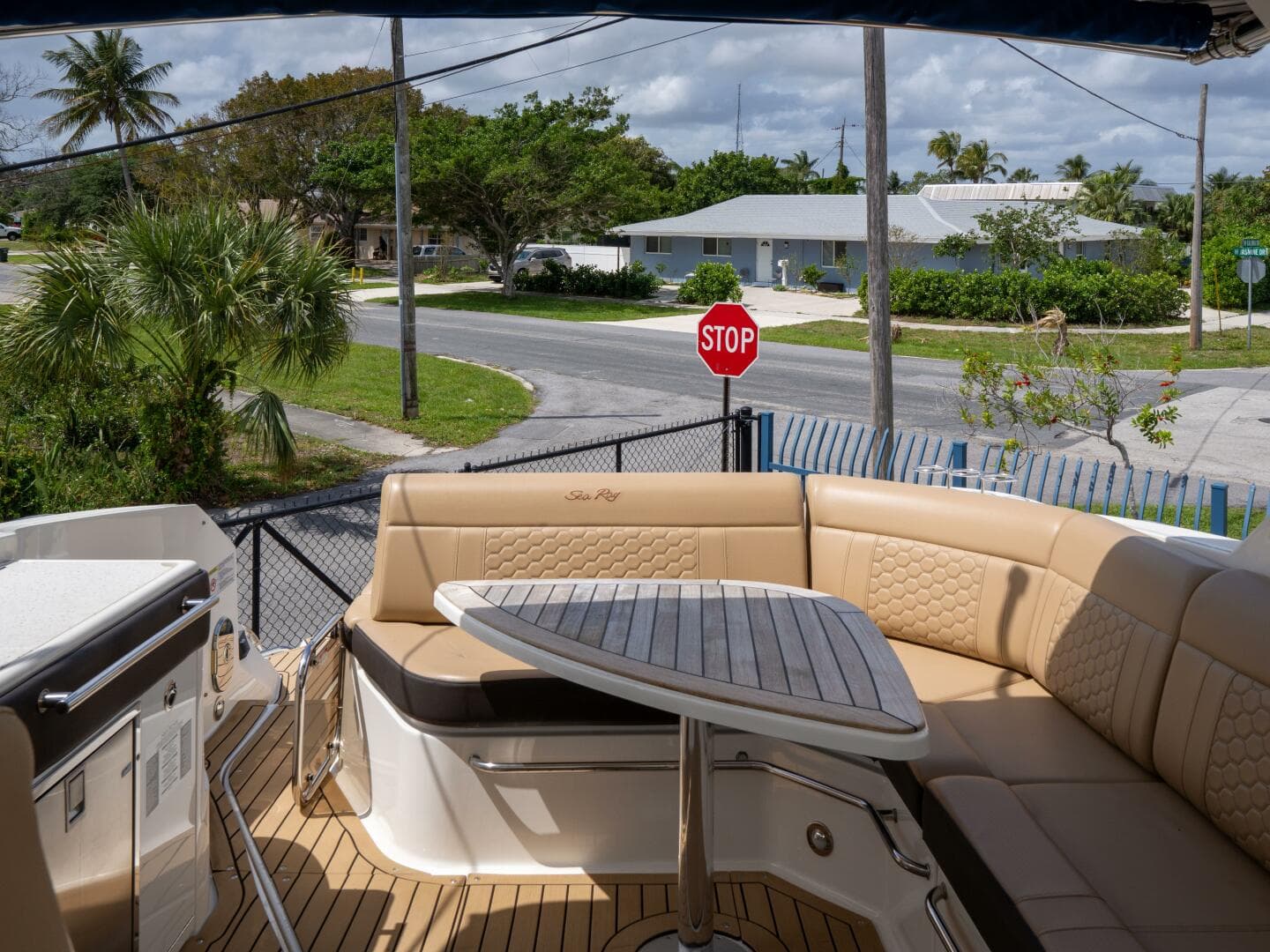 2021 Sea Ray 320 Sundancer