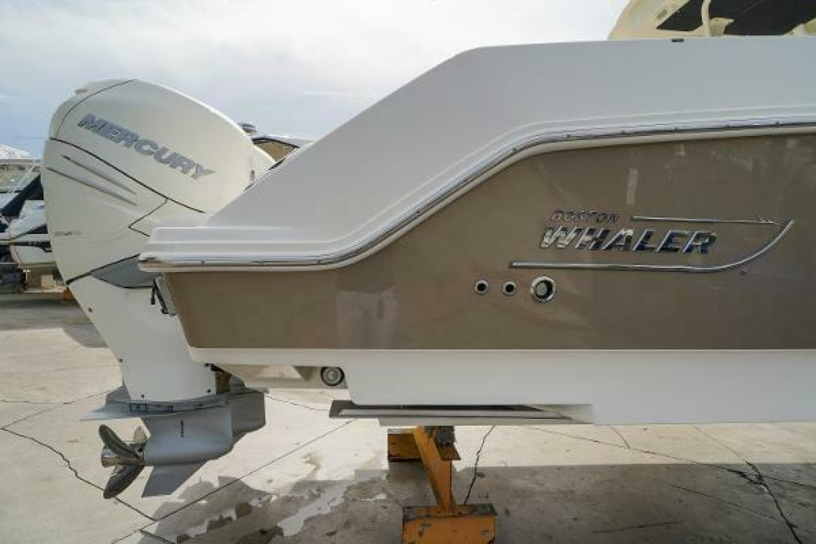 2018 Boston Whaler 380 Outrage