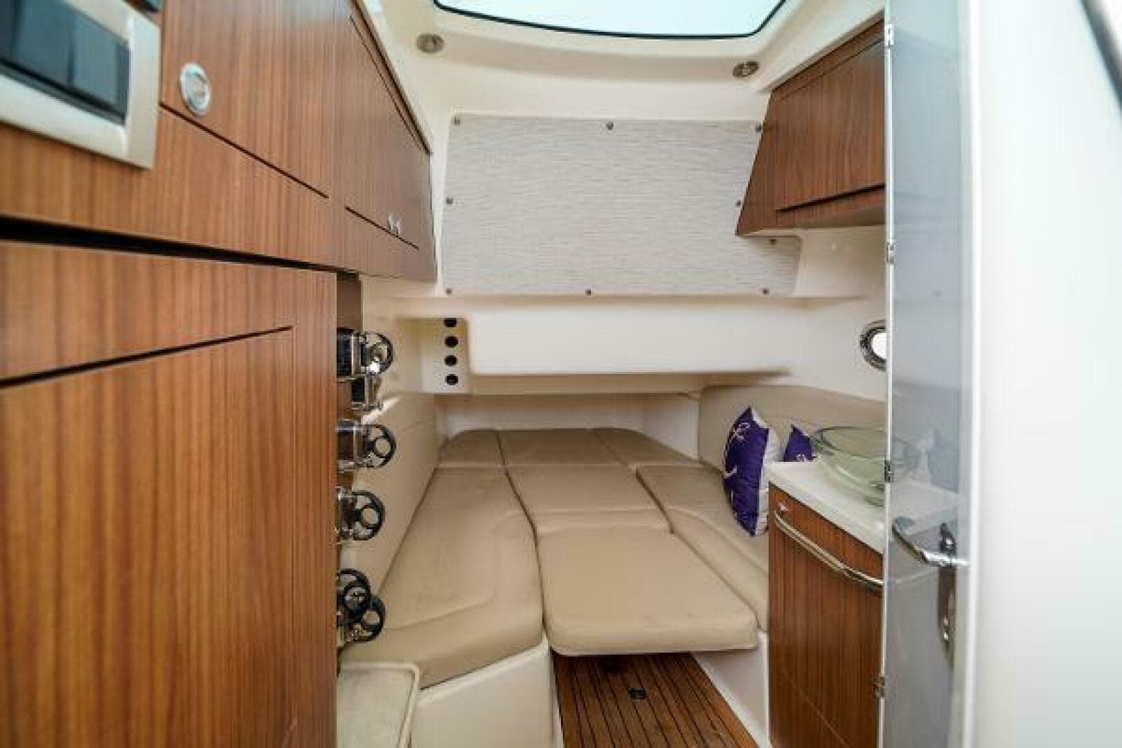 2018 Boston Whaler 380 Outrage