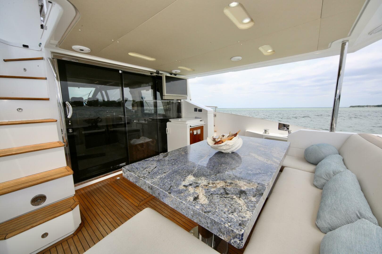 2016 Azimut 66