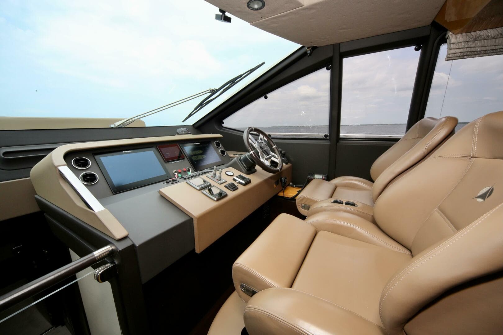 2016 Azimut 66