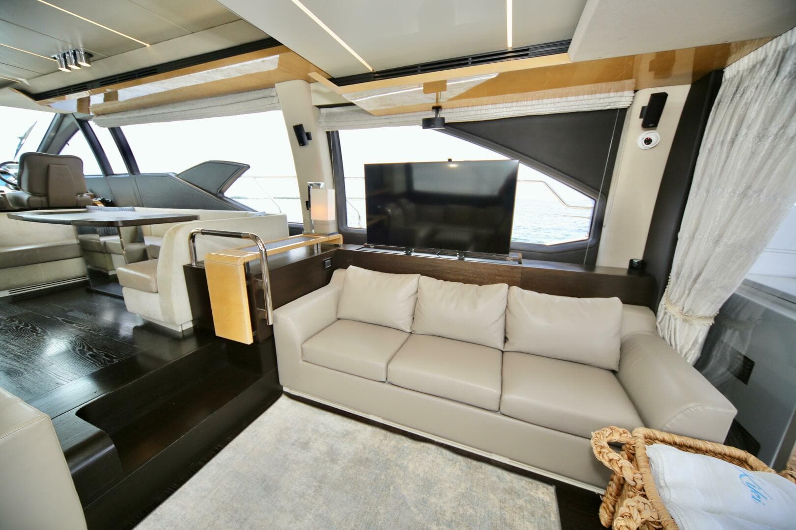 2016 Azimut 66