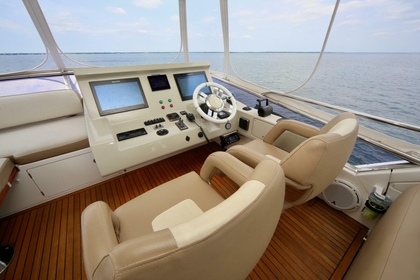 2016 Azimut 66