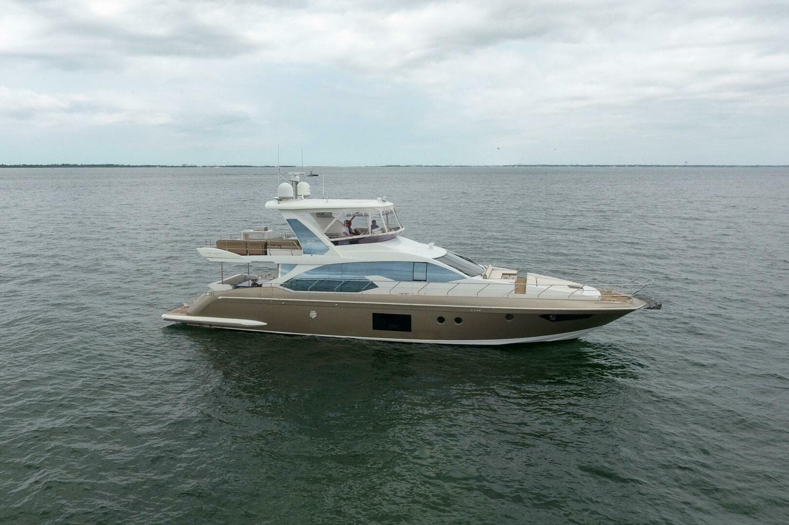 2016 Azimut 66