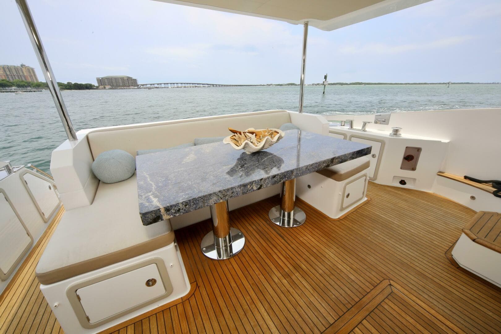 2016 Azimut 66