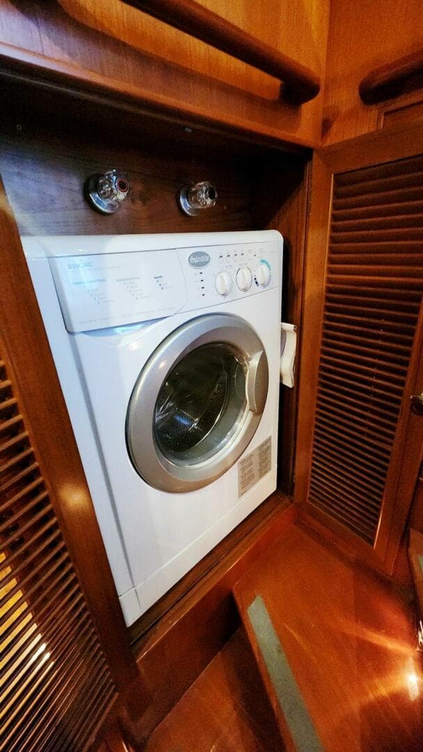 2000 Ocean Alexander 511 Classico