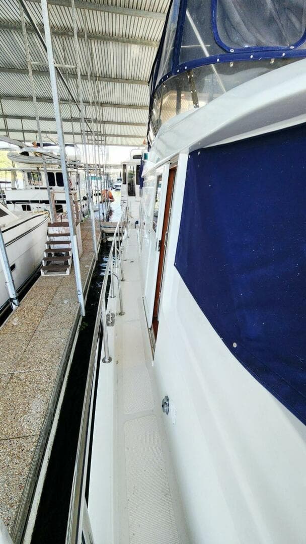 2000 Ocean Alexander 511 Classico